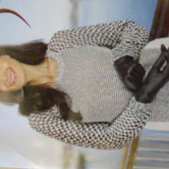 Silhouette Patterns Knit top - Picture 4 of 14